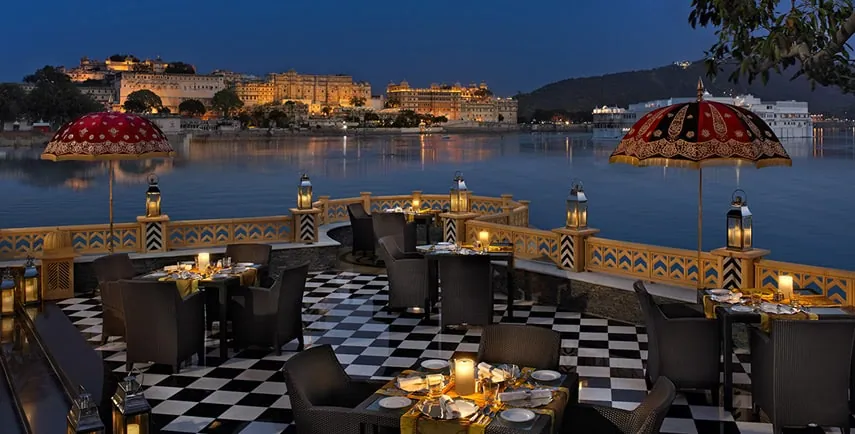 Leela Palace stands on the Bank of Lake Pichola 