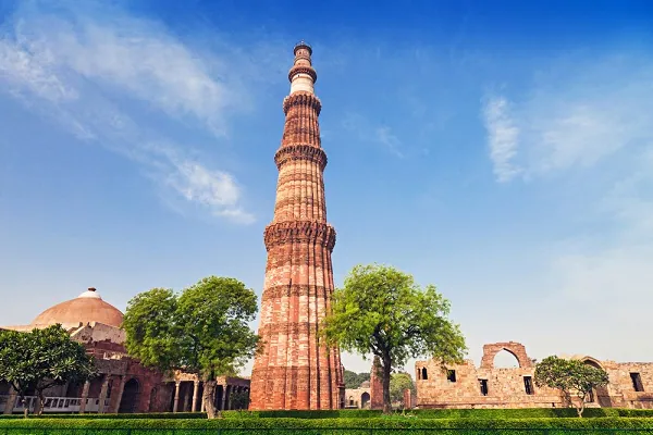 Qutub Minar is one of the best Monument to visit During Golden Triangle Tour