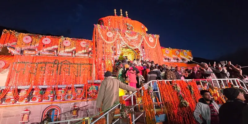 chardham-yatra-by-helicopter-slide-1