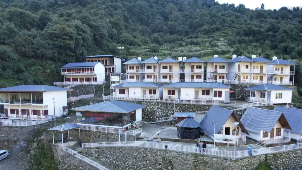 An image showing hotels in Yamunotri