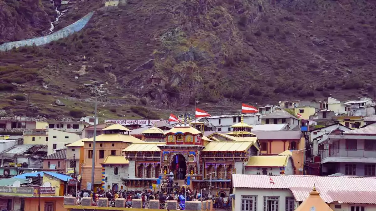 An image showing altitude of Badrinath