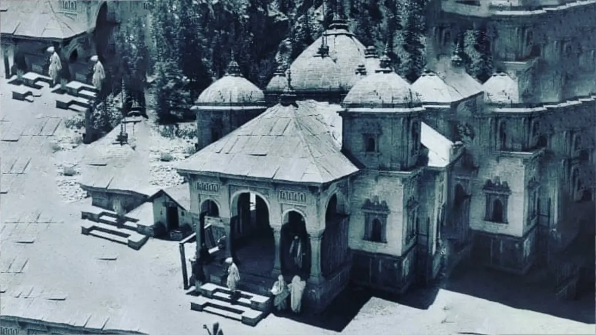 An old image of Gangotri temple.
