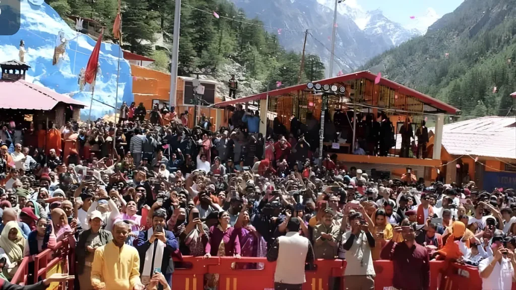 An image shows crowd in yamunotri