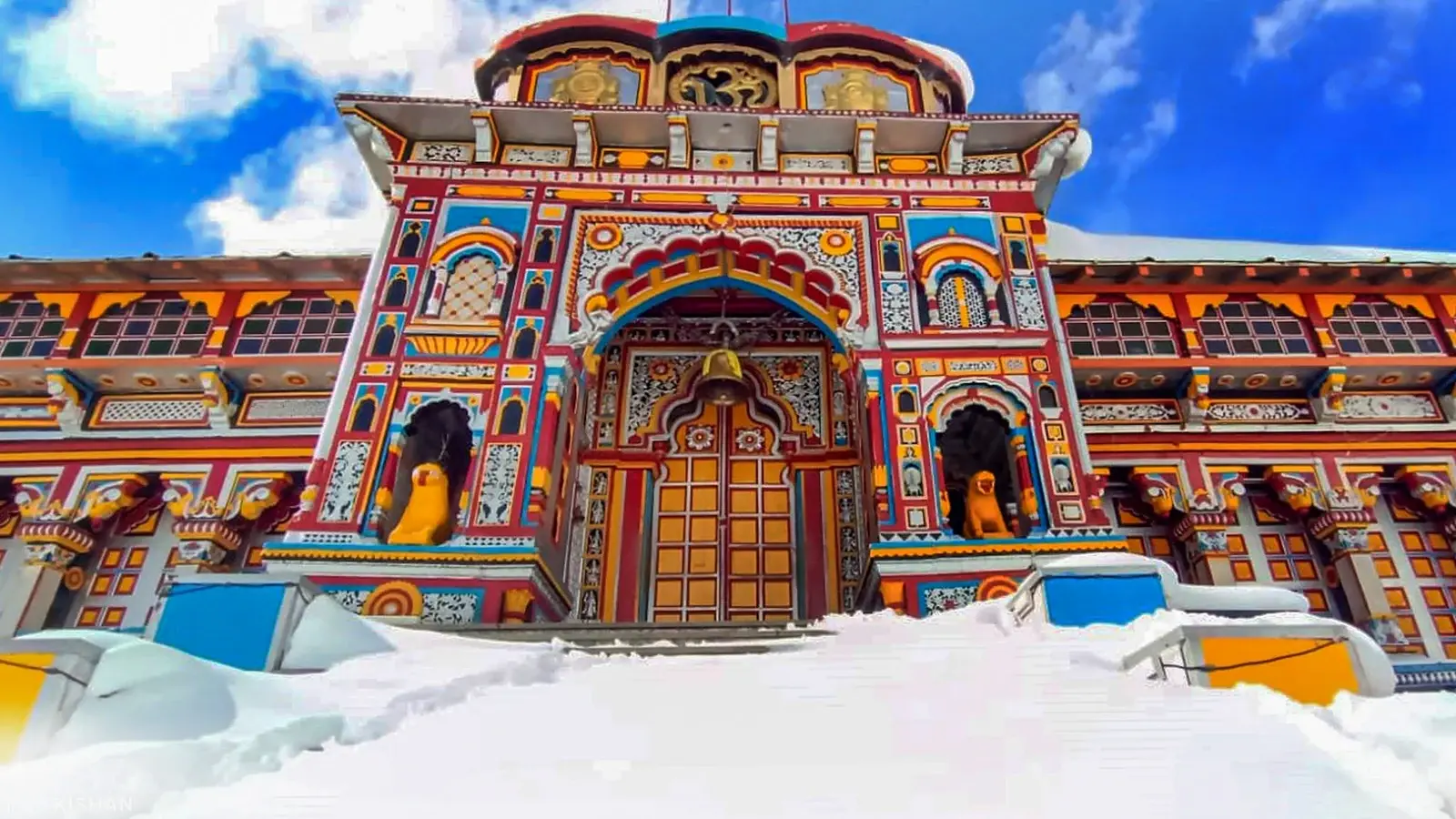 Snowfall-in-badrinath